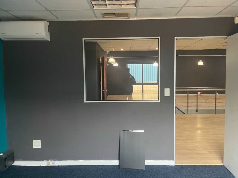 To Let commercial Property for Rent in Milnerton Western Cape